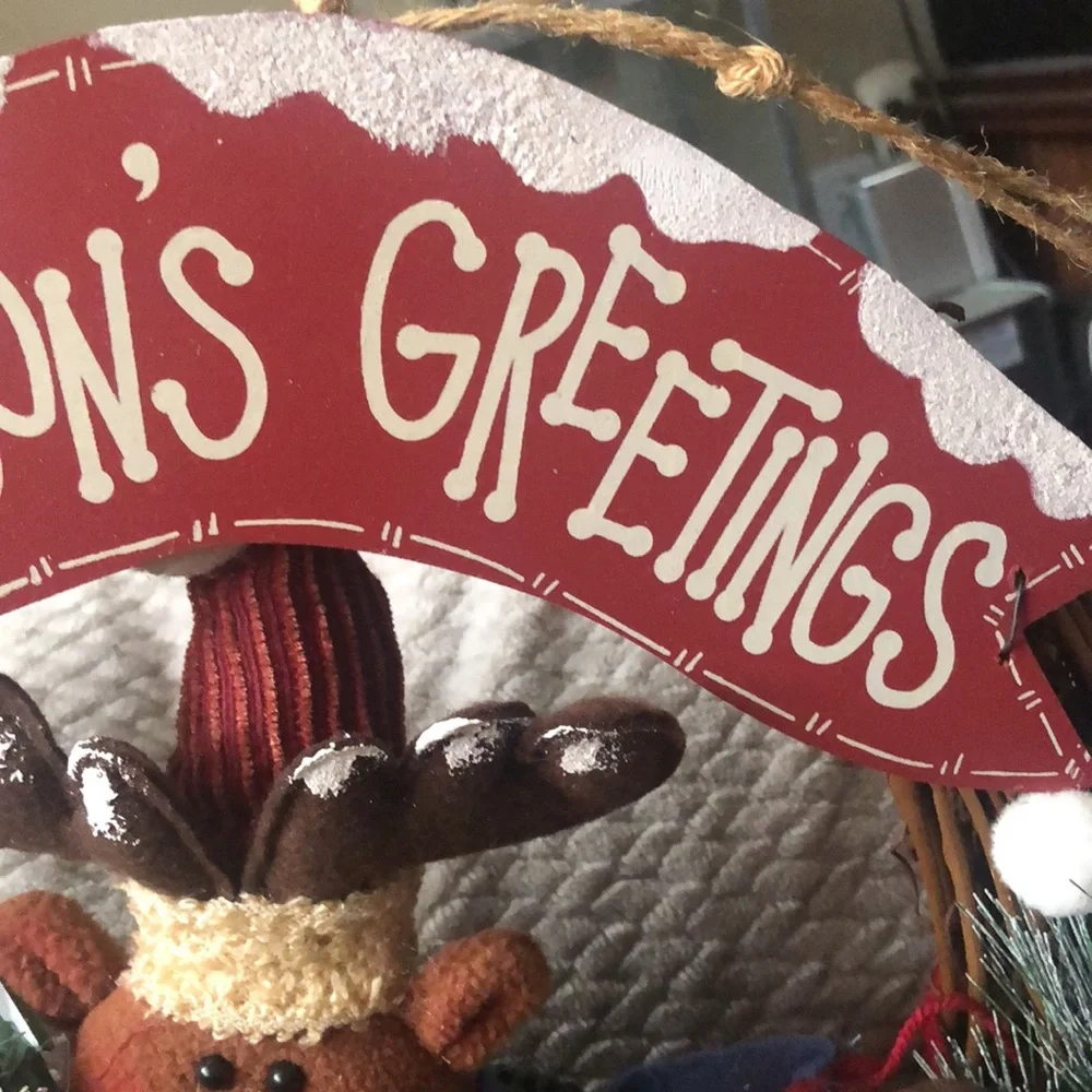 Vintage Christmas Moose 14 “Wreath. Very sturdy & well made. Gently used.